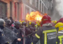 In Galizia si sono scontrati vigili del fuoco e poliziotti